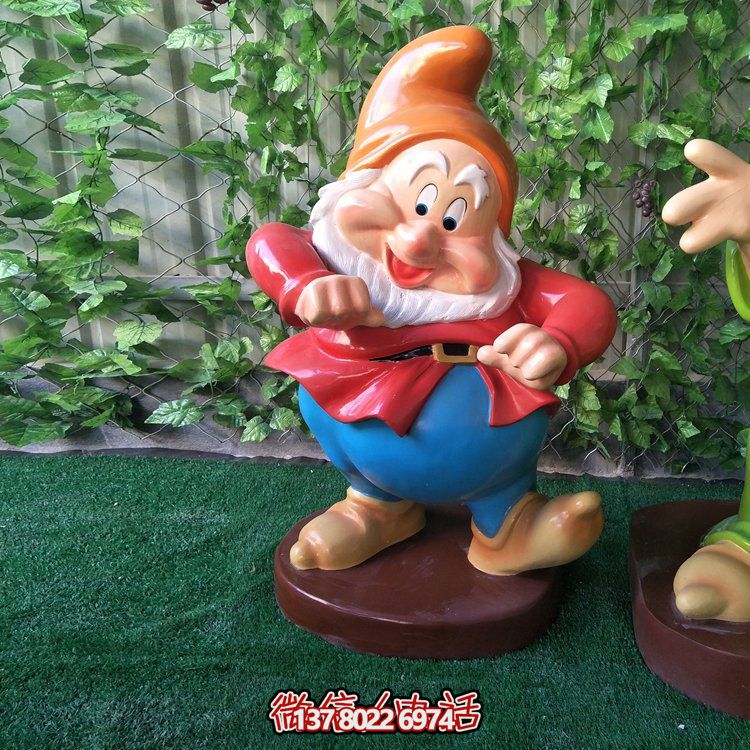 卡通小矮人雕塑，提升商場、戶外、園林景觀的玻璃鋼精美裝飾