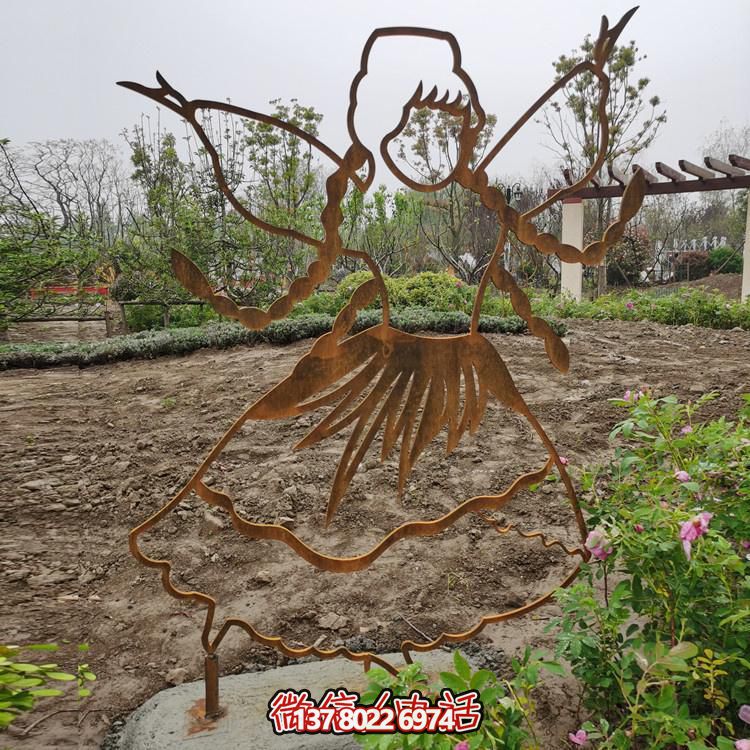 不銹鋼鏤空人物雕塑，點(diǎn)綴公園美景