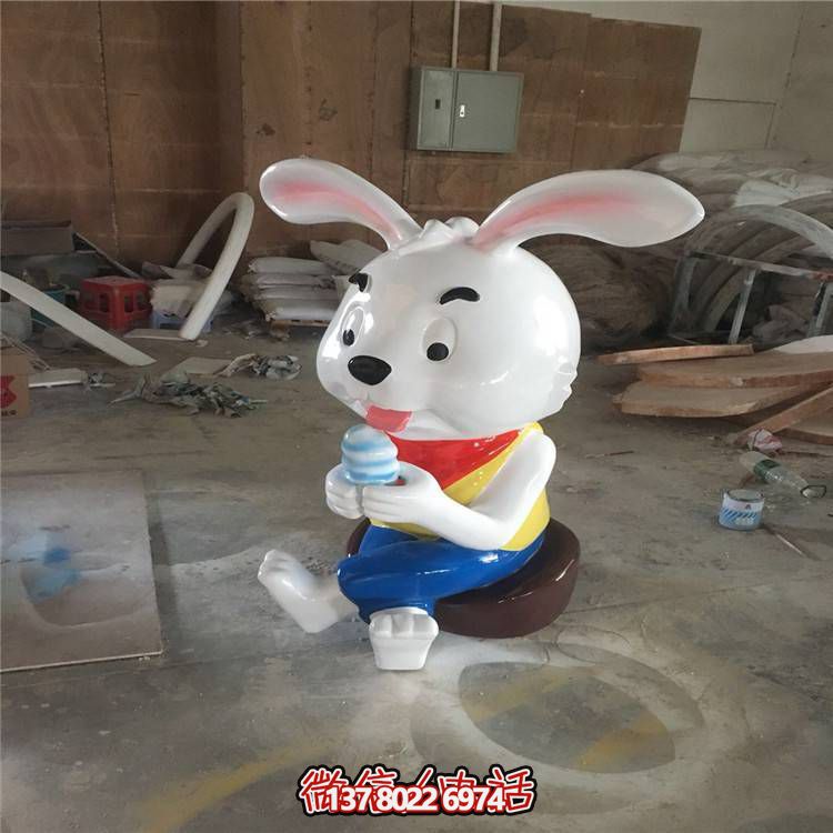 可愛小兔子玻璃鋼雕塑，點(diǎn)綴園林景觀