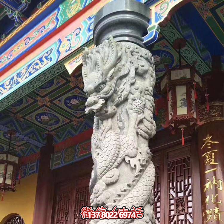 精美仿古園林，花崗巖石龍盤柱點綴