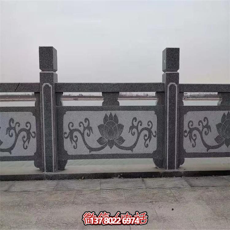 花崗巖護(hù)欄——完美結(jié)合精美雕刻與經(jīng)典欄桿扶手，為寺廟景點(diǎn)帶來外觀華麗的裝飾