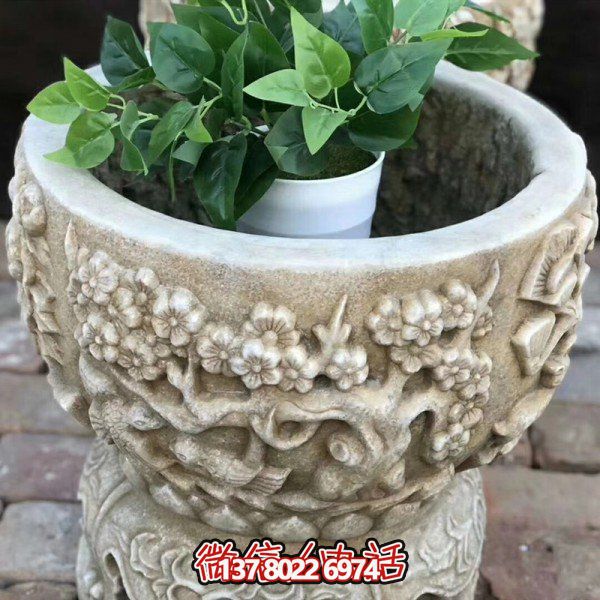 精美藝術(shù)石雕花盆，讓繁復(fù)多彩的花紋與浮雕結(jié)合，打造出精美的大理石雕塑
