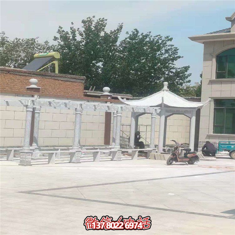 仿古涼亭，大理石裝飾，搭配花架，為別墅院子增添份量