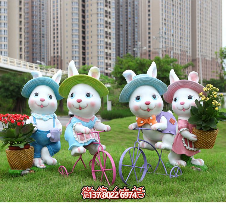 可愛兔子雕塑，為您的草坪添彩