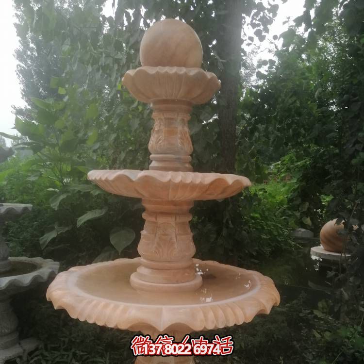 紅色多層噴泉擺件，晚霞下的庭院更加美麗