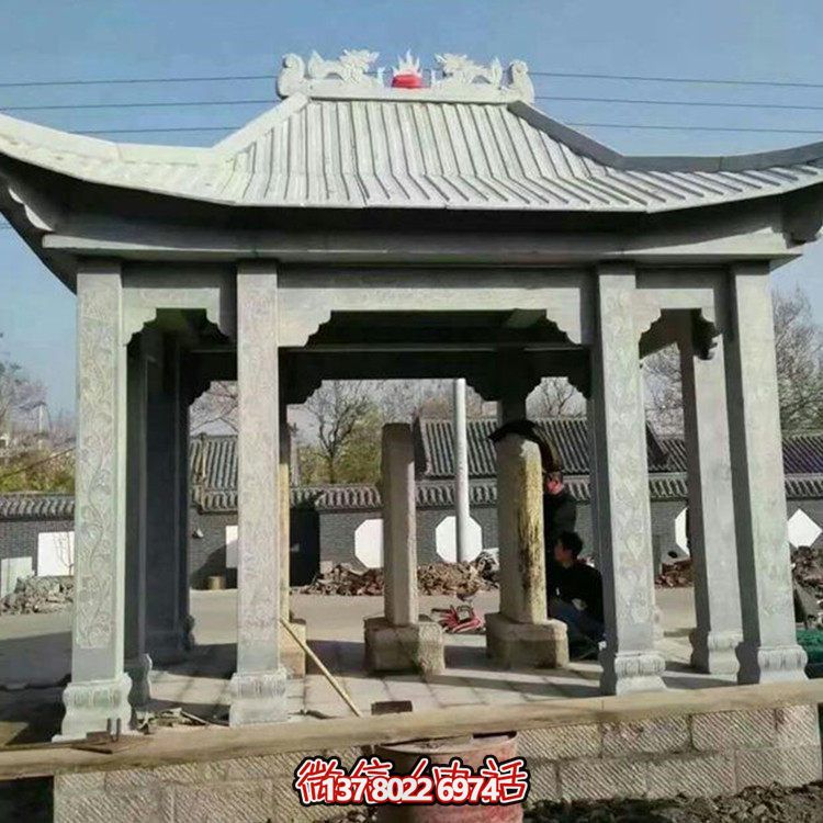 精美大型戶外涼亭，用石雕雕塑裝點大理石美景