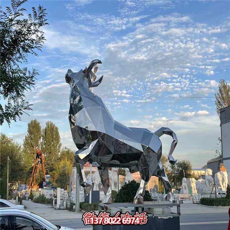 大型不銹鋼牛雕塑，拋光切面