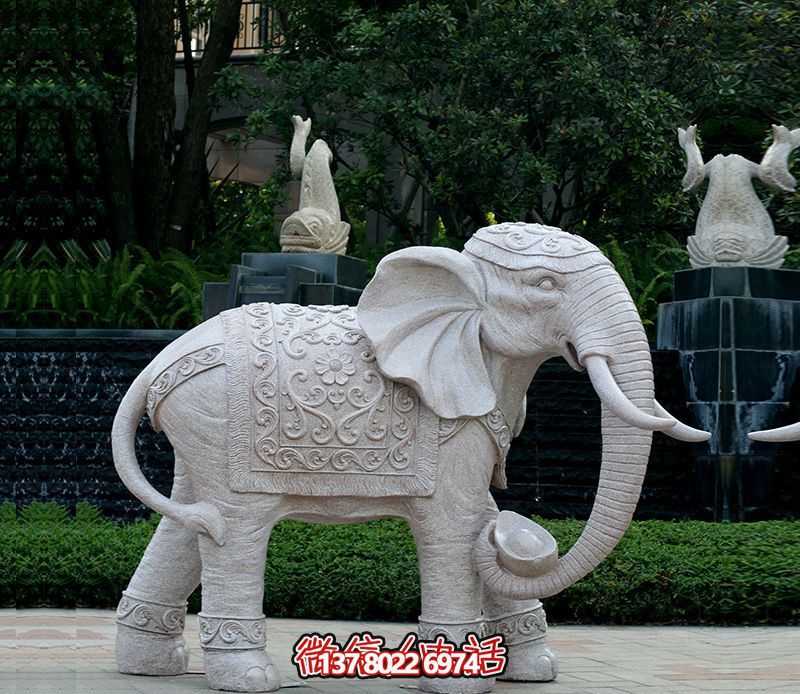 精美浮雕大象雕塑，點(diǎn)綴綠意花園