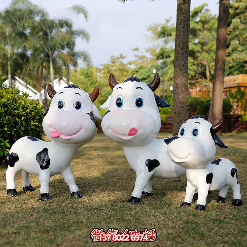 萌卡通牛雕塑，漫步在玻璃鋼公園
