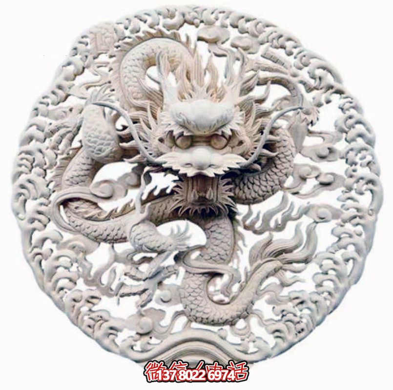 精美龍紋浮雕裝飾大門(mén)，點(diǎn)綴祠堂大門(mén)口