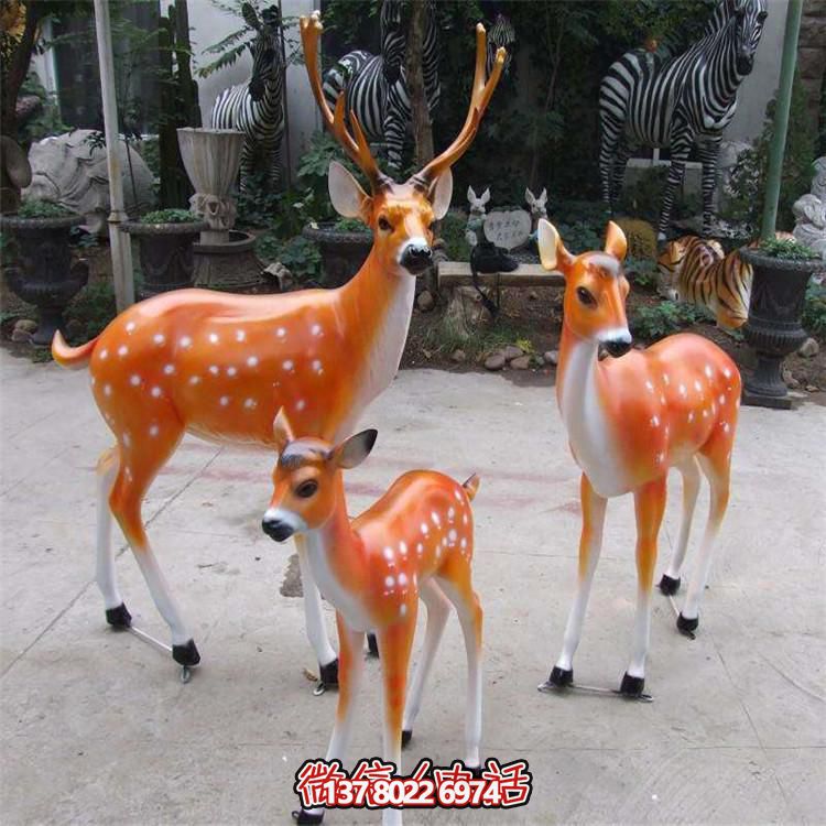 玻璃鋼仿真梅花鹿雕塑，為你的園林景觀增添仙氣