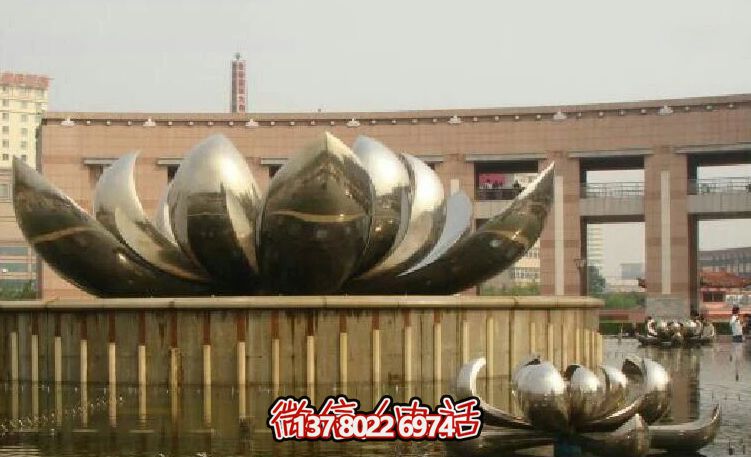 不銹鋼荷花雕塑，美化家園，增添小區(qū)公園戶外環(huán)境