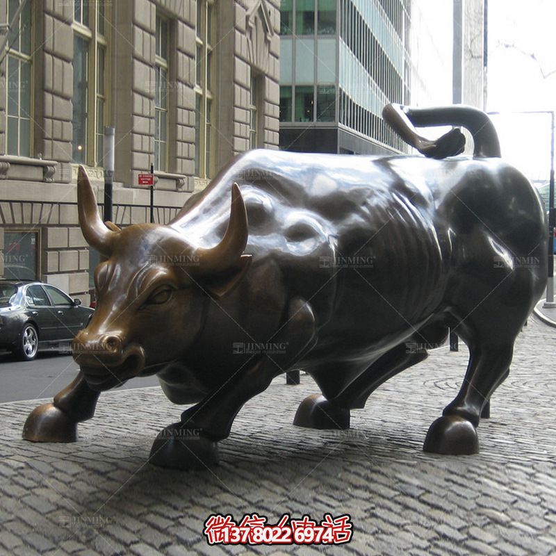 玻璃鋼仿真牛雕塑，精美仿真動(dòng)物裝點(diǎn)城市街道