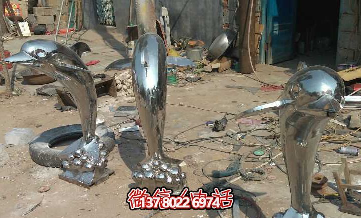 不銹鋼海豚雕塑——點綴花園，增添寧靜之美