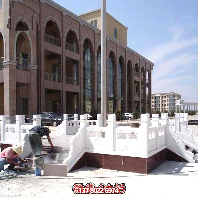 高雅華麗的漢白玉雕塑升旗臺(tái)，為你的飛機(jī)場(chǎng)增添華麗色彩