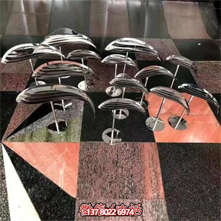 抽象不銹鋼小魚雕塑，點綴水景戶外景觀