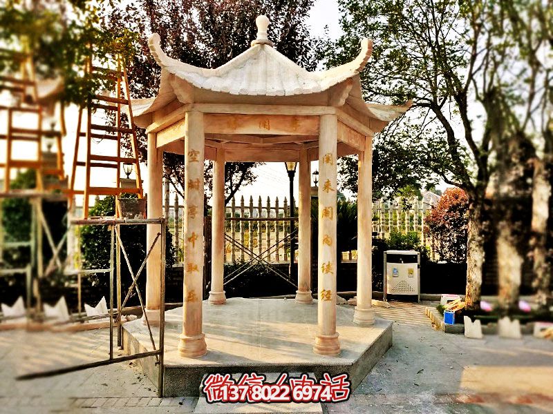 仿古涼亭，擺放在庭院里，欣賞美麗晚霞，營造休閑小區(qū)紅色氛圍