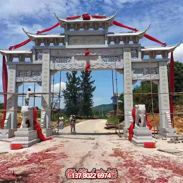 集道路四柱、花崗巖、花崗石雕和牌樓于一體的精美絕倫藝術品
