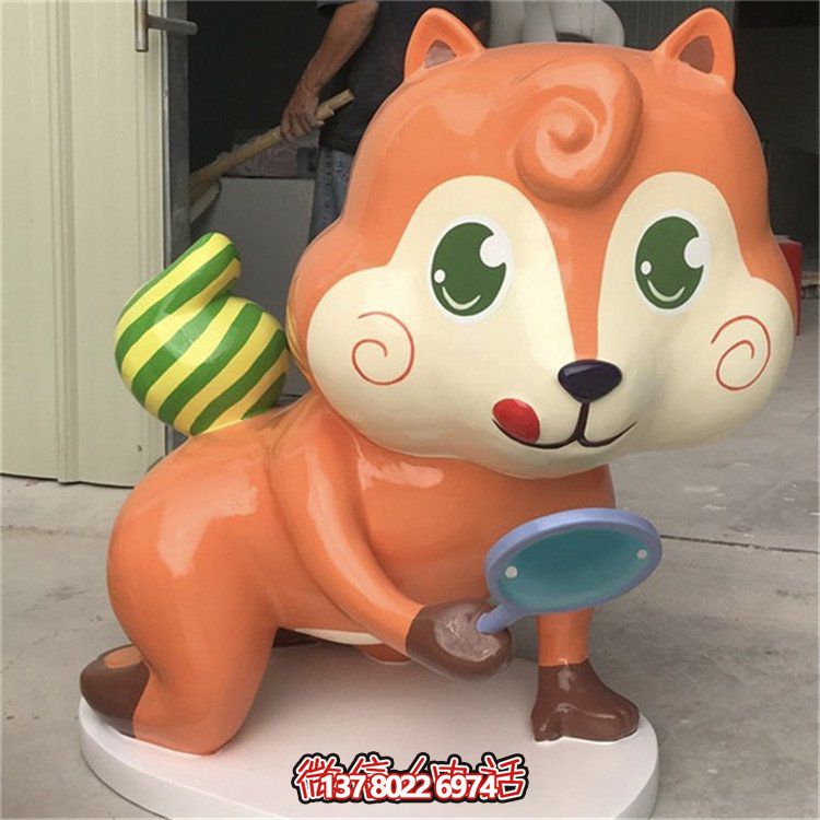 玻璃鋼結(jié)構(gòu)兒童樂園，卡通松鼠公仔裝飾