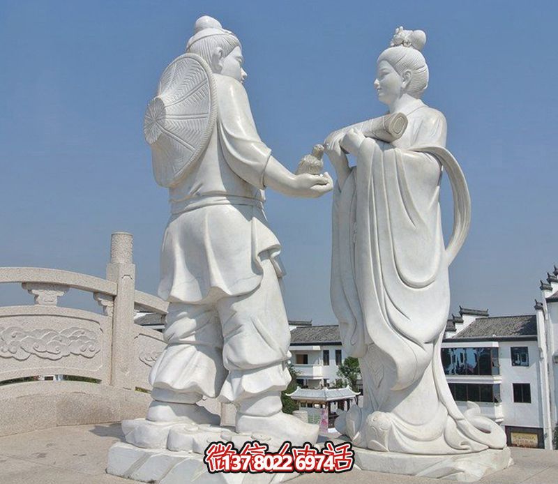 古代牛郎織女石雕，擺放于花園廣場，帶來漢白玉般的浪漫氣息