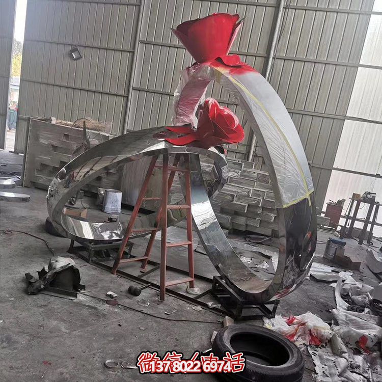 不銹鋼戶外雕塑戒指，鏡面反光