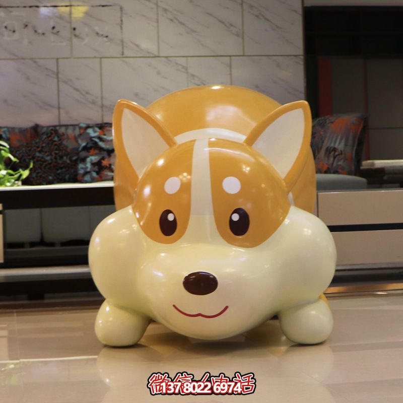 新推出的可愛卡通玻璃鋼著狗雕塑游樂園，給你一個(gè)全新的游樂體驗(yàn)！