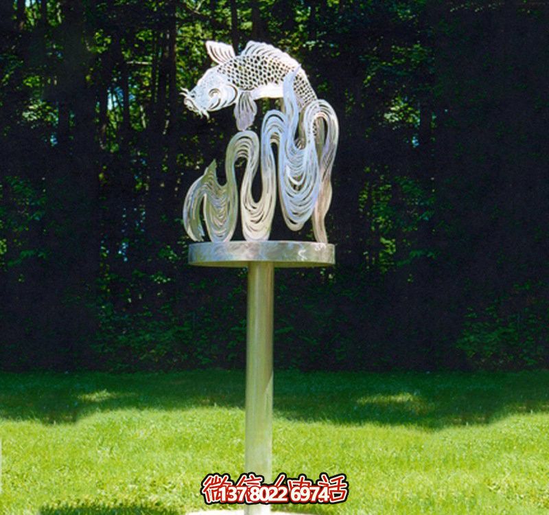 鏤空雕塑鯉魚，創(chuàng)意擺放公園裝飾