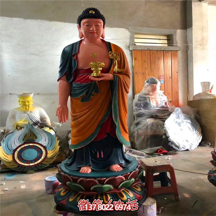 玻璃鋼彩繪神佛三圣雕塑，為景區(qū)大型景觀裝飾品