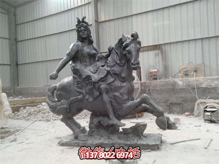 超越傳統(tǒng)，探索未知的玻璃鋼騎馬擺件