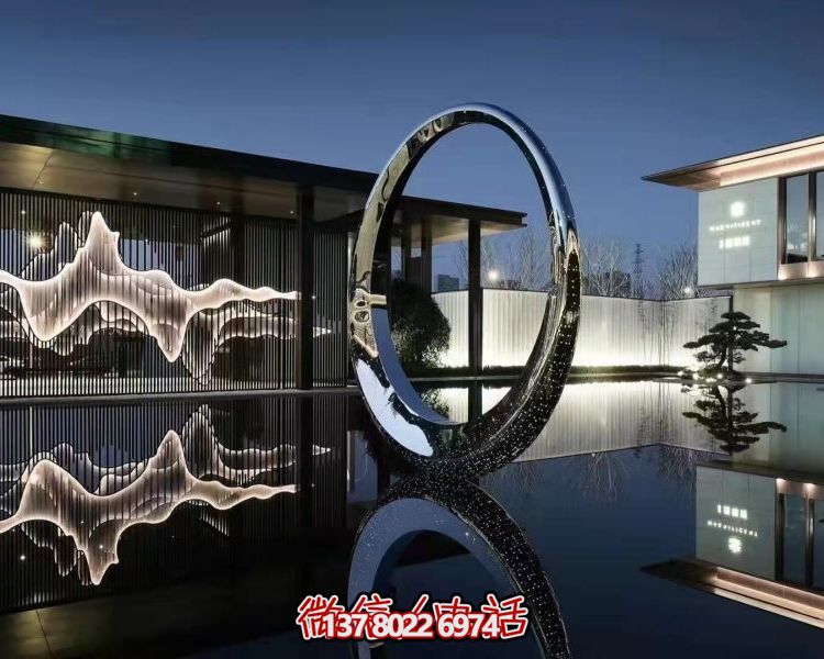 不銹鋼圓環(huán)雕塑，點(diǎn)綴園林別墅水池