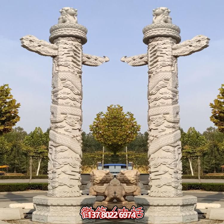 精美大理石手工雕刻龍紋華表雕塑，點綴廣場美景