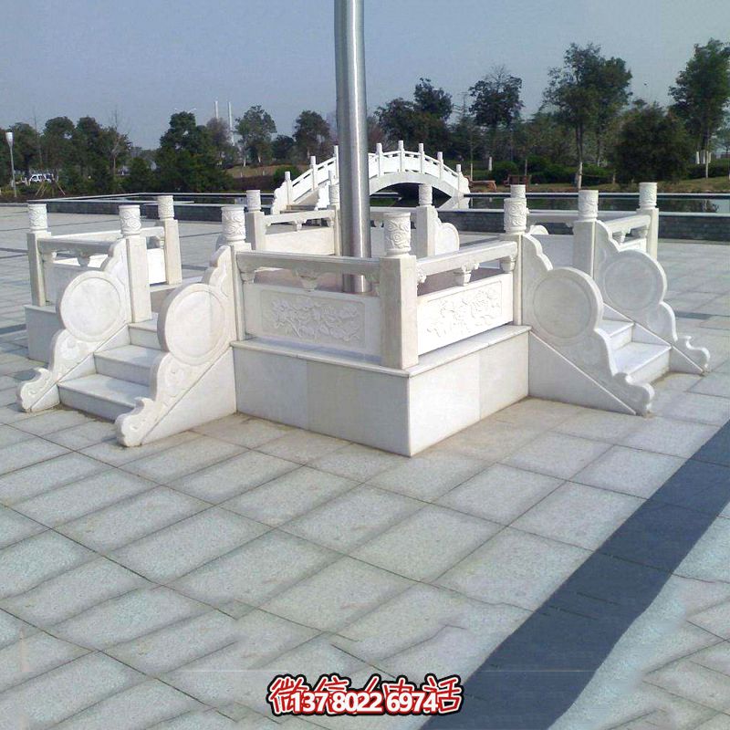 漢白玉升旗臺，喚醒城市雕塑美學(xué)