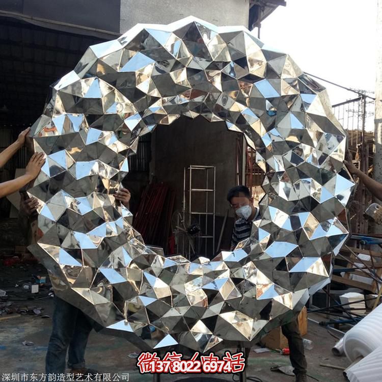 幾何圓環(huán)雕塑，給你戶外園林景觀完美面貌