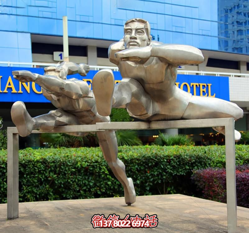 高科技不銹鋼跨欄雕塑裝置，傳承體育運(yùn)動主題人物