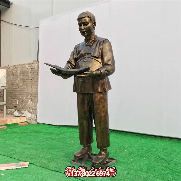 玻璃鋼仿銅人物景觀擺件，點綴公園美景