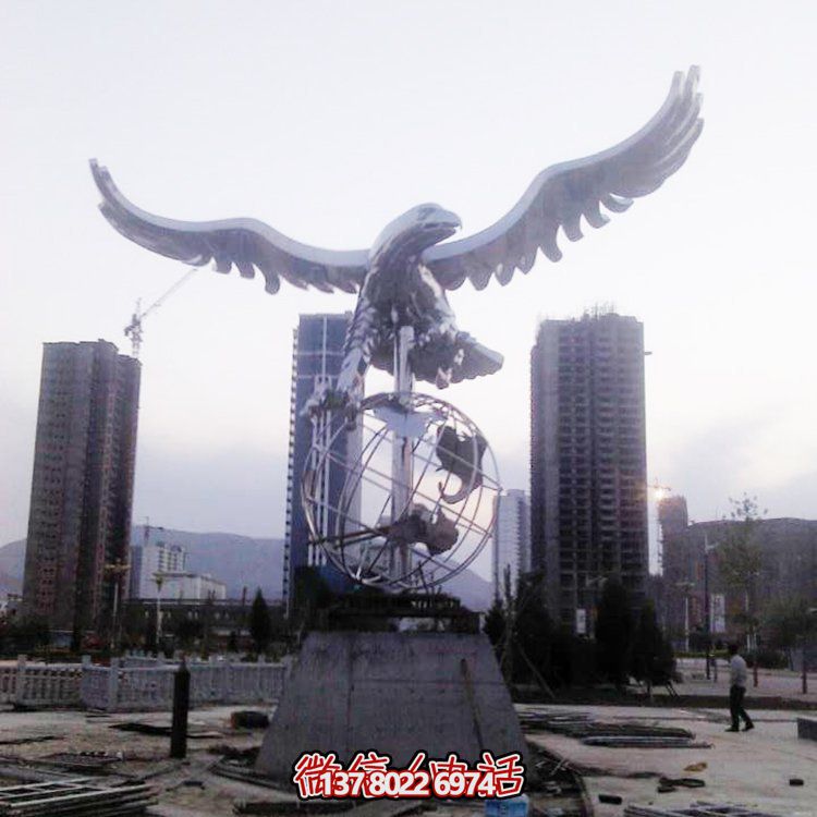 不銹鋼老鷹雕塑，點綴戶外園林景觀