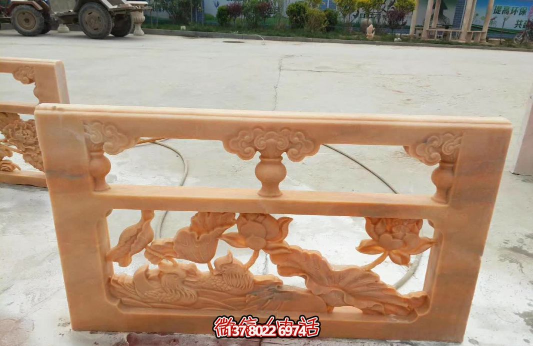 紅色浮雕護(hù)欄，點(diǎn)綴陽(yáng)臺(tái)庭院裝飾