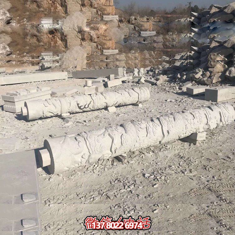 走進(jìn)大理石景區(qū)，感受精美的園林浮雕龍柱