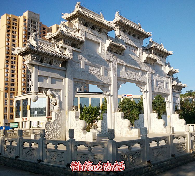 精美石雕牌坊，給城市的小區(qū)增添了一抹精致的文化氣息