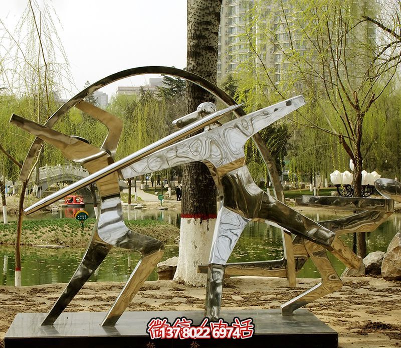不銹鋼鏡面標(biāo)槍雕塑——精致、創(chuàng)意、華美