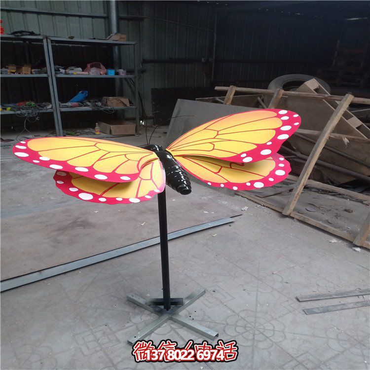 不銹鋼仿真蝴蝶雕塑，藝術(shù)性融入綠蔭公園