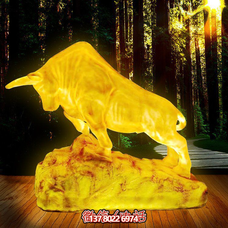 玻璃鋼拓荒牛景觀燈，拓展景區(qū)公園草坪環(huán)境亮化