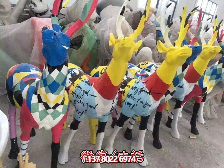 彩繪玻璃鋼鹿雕塑，商場(chǎng)、兒童樂(lè)園風(fēng)格擺件