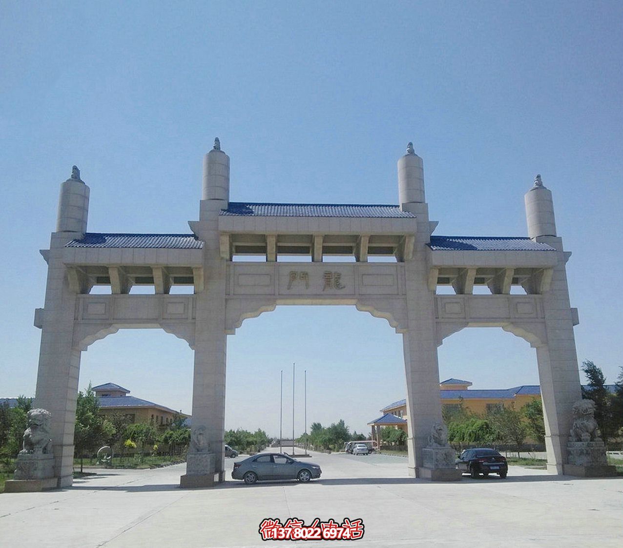 精致的大理石牌坊雕塑，為企業(yè)廠區(qū)增添精致的視覺氛圍