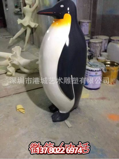 室內(nèi)玻璃鋼獨(dú)自等待的童趣可愛(ài)企鵝雕塑 室內(nèi)玻璃鋼獨(dú)自等待的童趣可愛(ài)企鵝雕塑