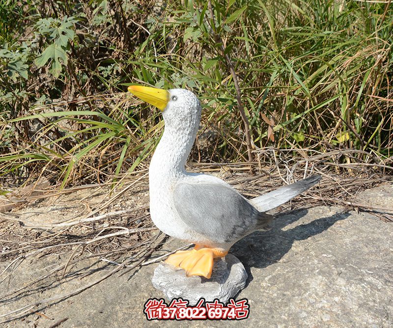 公園湖邊創(chuàng)意個(gè)性玻璃鋼仿真動物鴿子雕塑