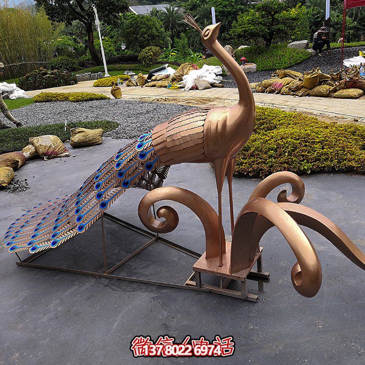 不銹鋼孔雀，烤漆藝術(shù)動物造型雕塑
