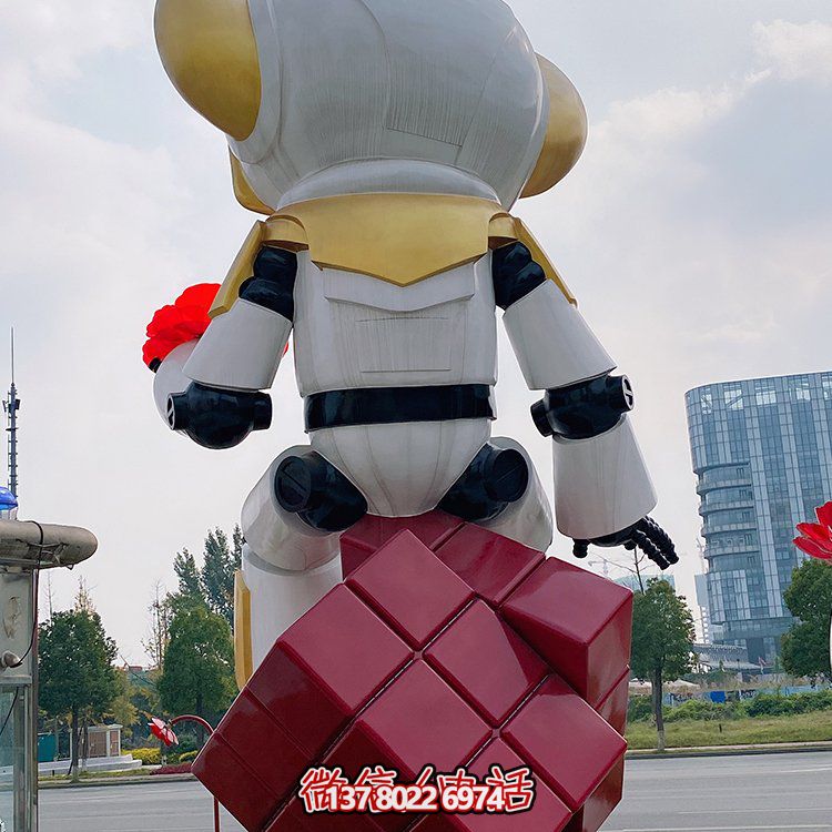 城市街道大型不銹鋼創(chuàng)意抽象機器人