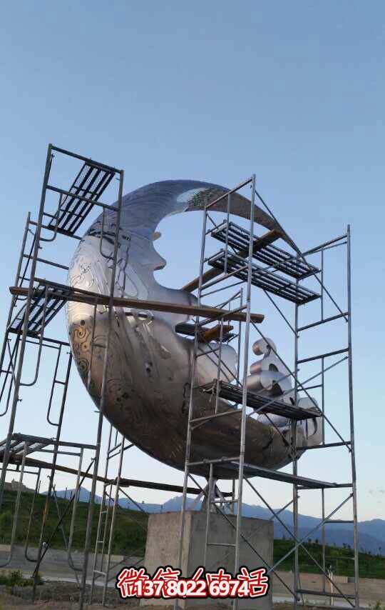 戶外公園大型不銹鋼創(chuàng)意月亮雕塑 戶外公園大型不銹鋼創(chuàng)意月亮雕塑