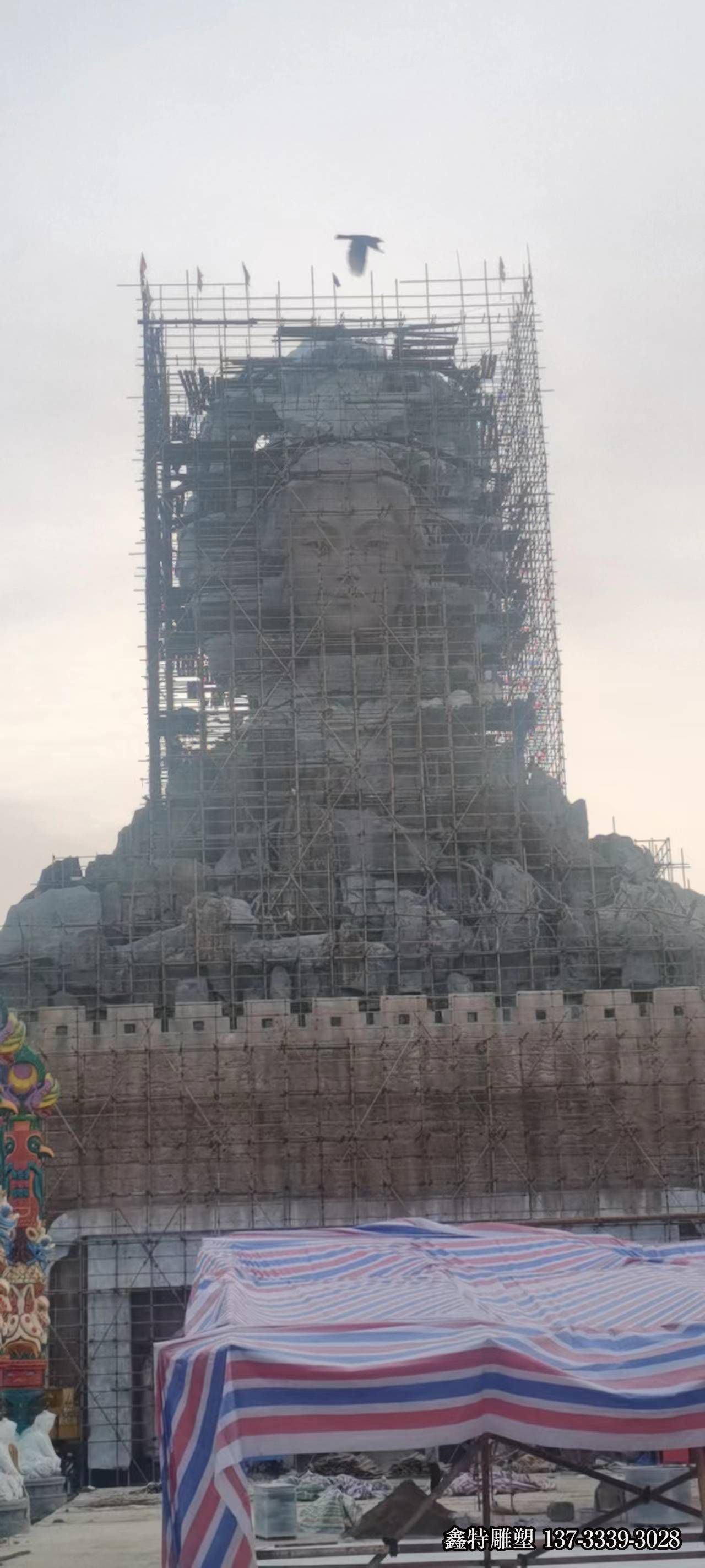 水泥昭君像施工中 水泥昭君像施工中